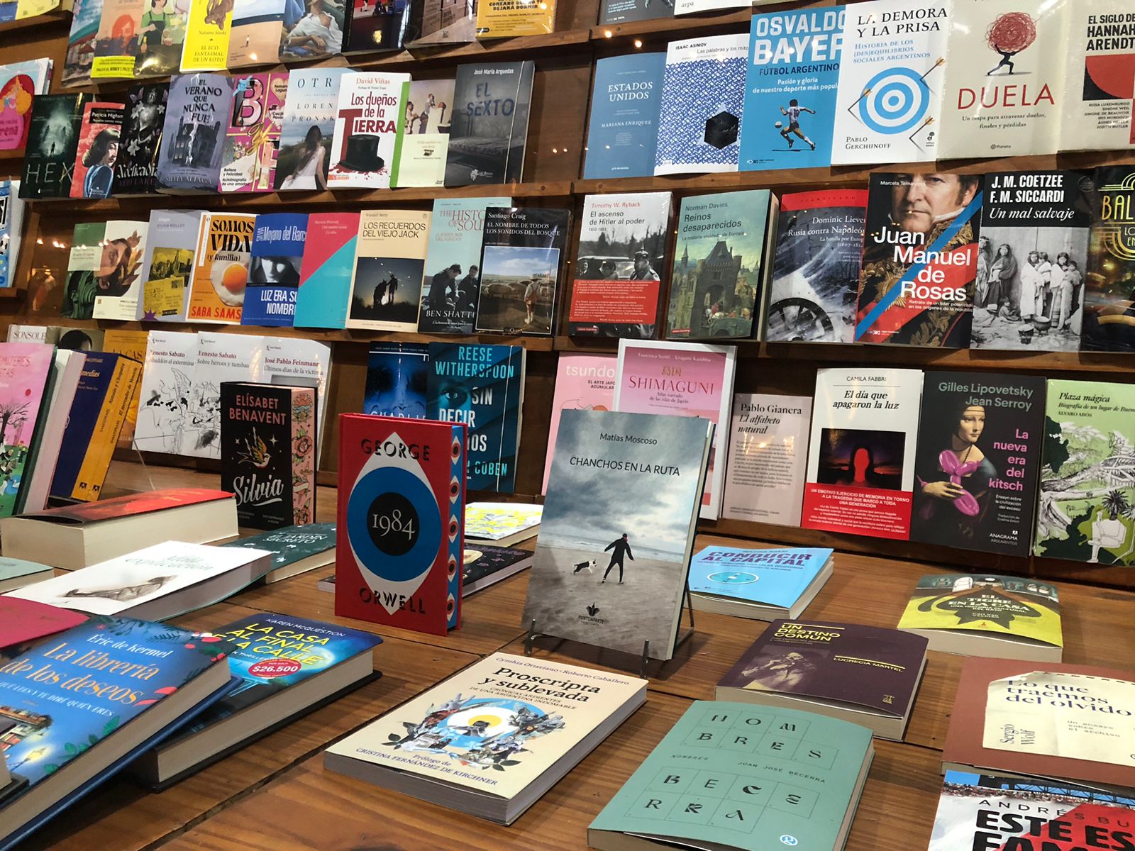 Chanchos en la ruta ya está en librerías independientes de La Plata